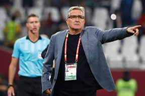 iOS体育APP-热刺俱乐部主帅对球队成绩不满，欲做出改变