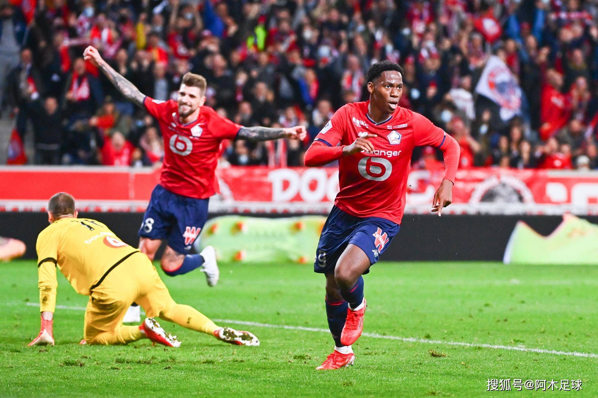 里尔客场击败尼斯,继续保持领跑位置(里尔客场击败尼斯,继续保持领跑位置的球员) 里尔客场击败尼斯,继续保持领跑位置(里尔客场击败尼斯,继续保持领跑位置的球员)